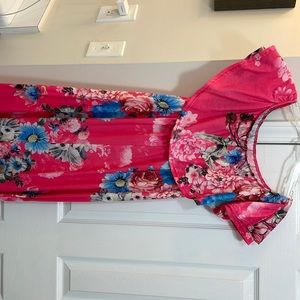 One of my favorite floral dresses! Nonsmoking home